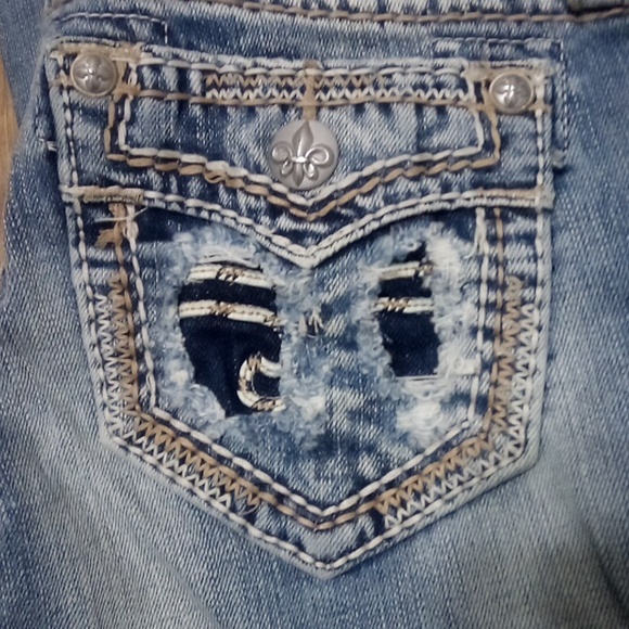 Rock Revival Capri 26 Bella Embroidered Distressed NWT - Picture 3 of 13